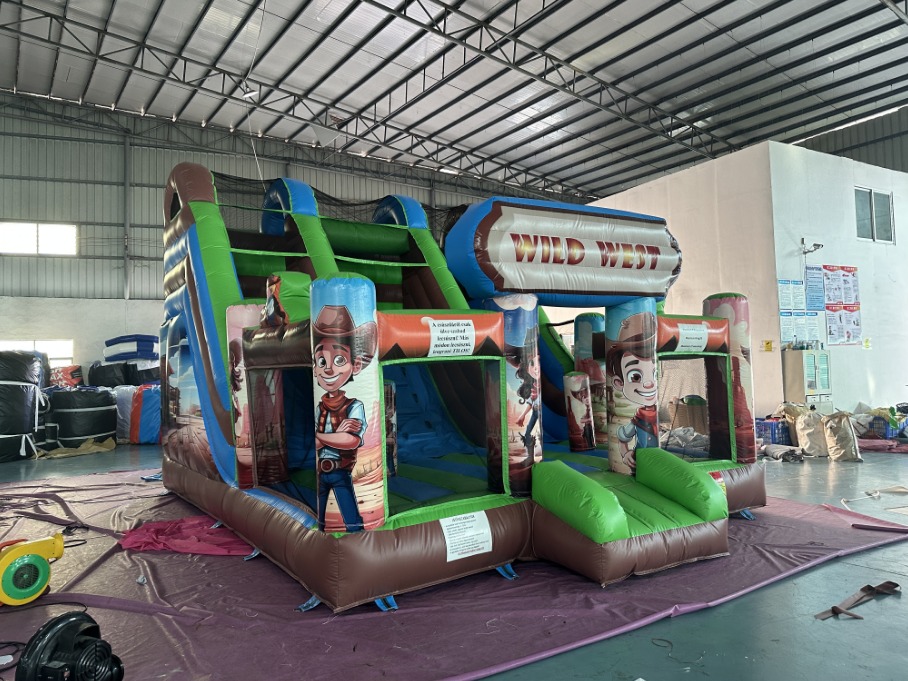 Bouncer cu tobogan dublu western